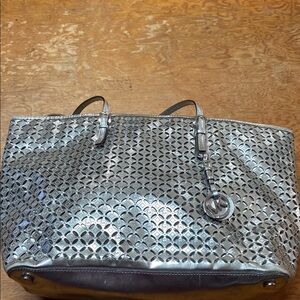Michael kors jet set leather silver metallic flower perforated large tote